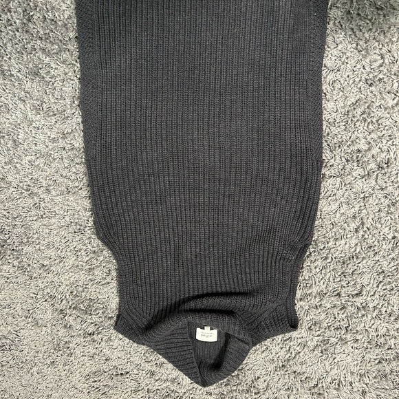 Aritzia Wilfred sweater - Picture 3 of 3